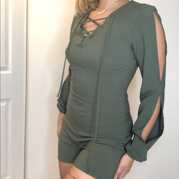 Charlotte Rouse Green Romper - Picture 3 of 3